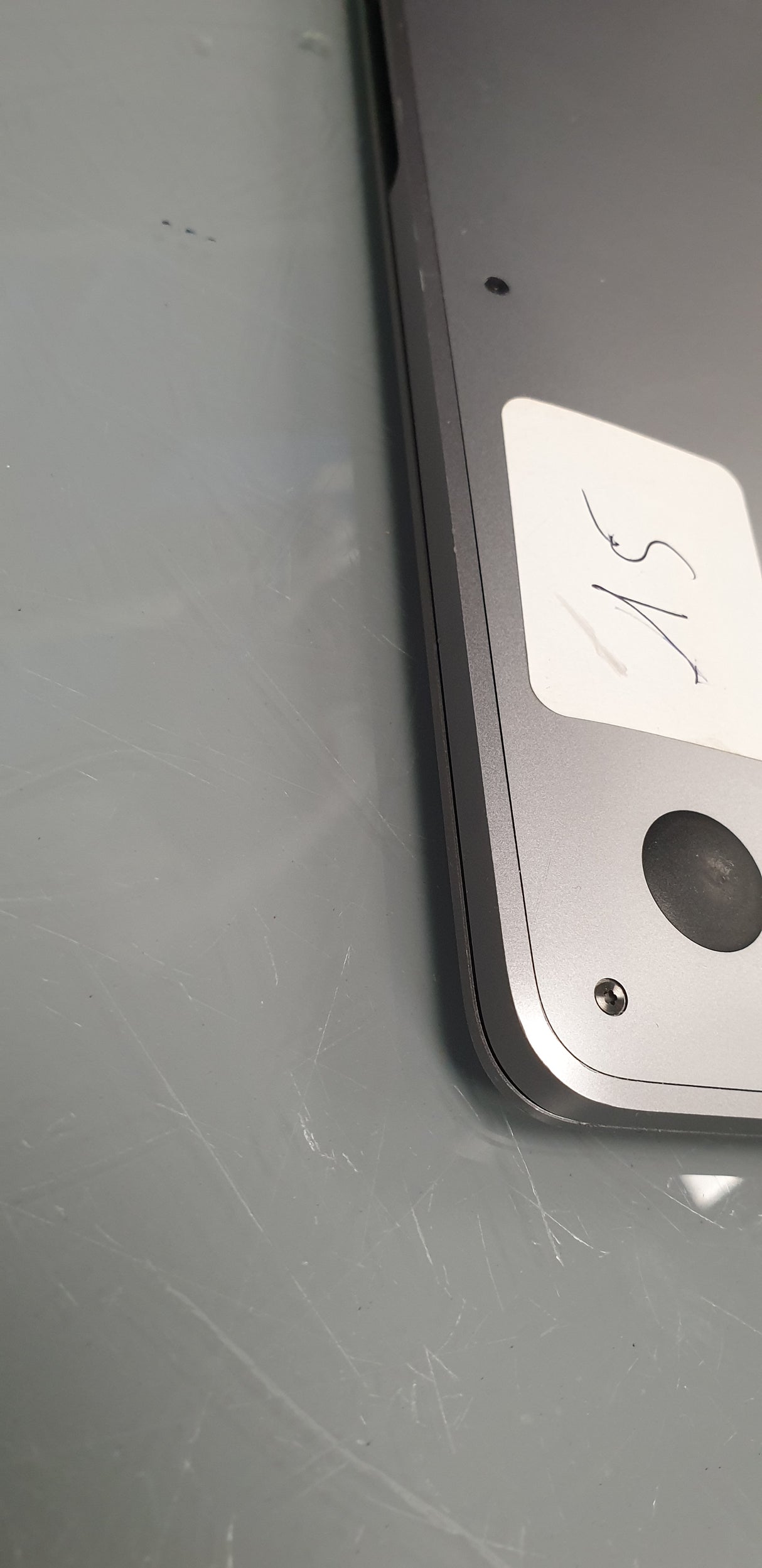 MacBook Pro 13" - Intel I5 2 GHz - SSD 256 Go - RAM 8 Go - Clavier QWERTY